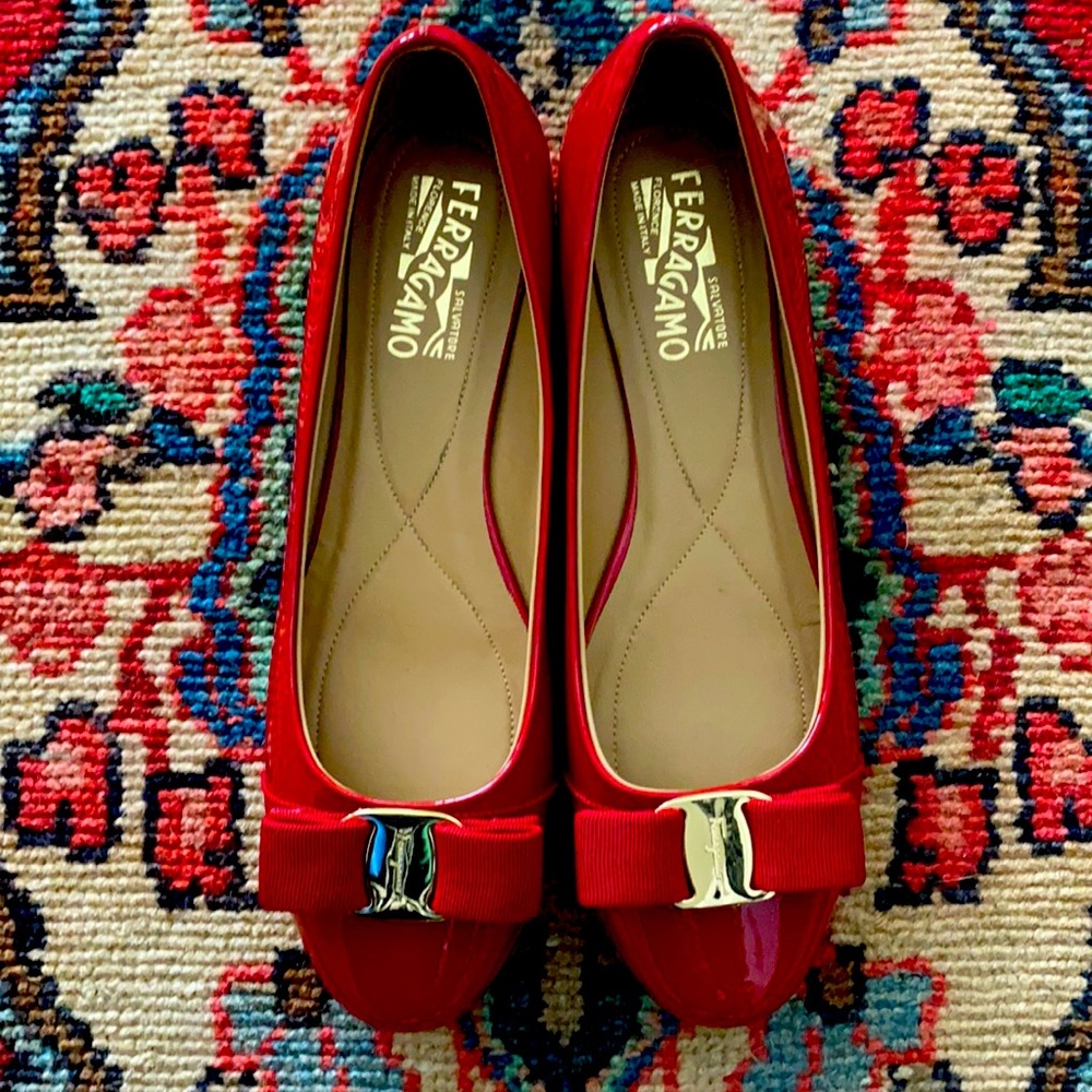 Salvatore Ferragamo Varina flats. Size 10